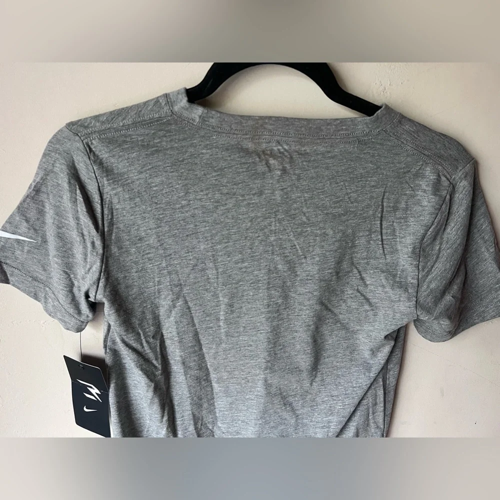 💚 Nike Big Boys Crew Neck Short Sleeve Graphic T-Shirt size‎ Small